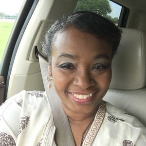 Meet your Posher, Cassandra